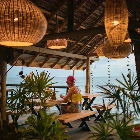 Backpack Beach Hostel & Reggae Bar Boossa Exterior photo