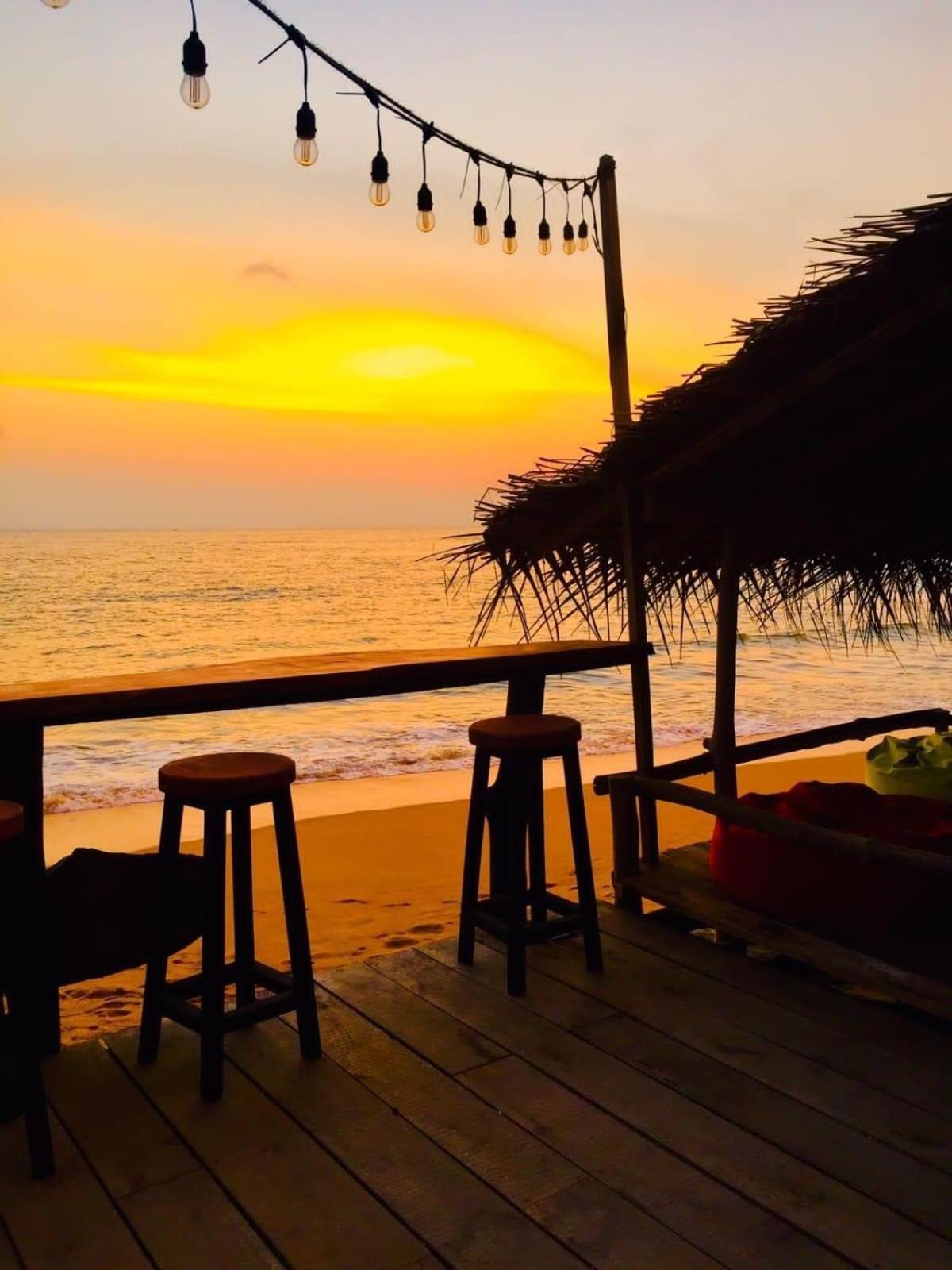 Backpack Beach Hostel & Reggae Bar Boossa Exterior photo